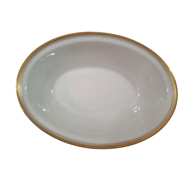 Johnson Brothers England white and Gold trimmed serving bowl 9"serving bowl - Picture 1 of 3